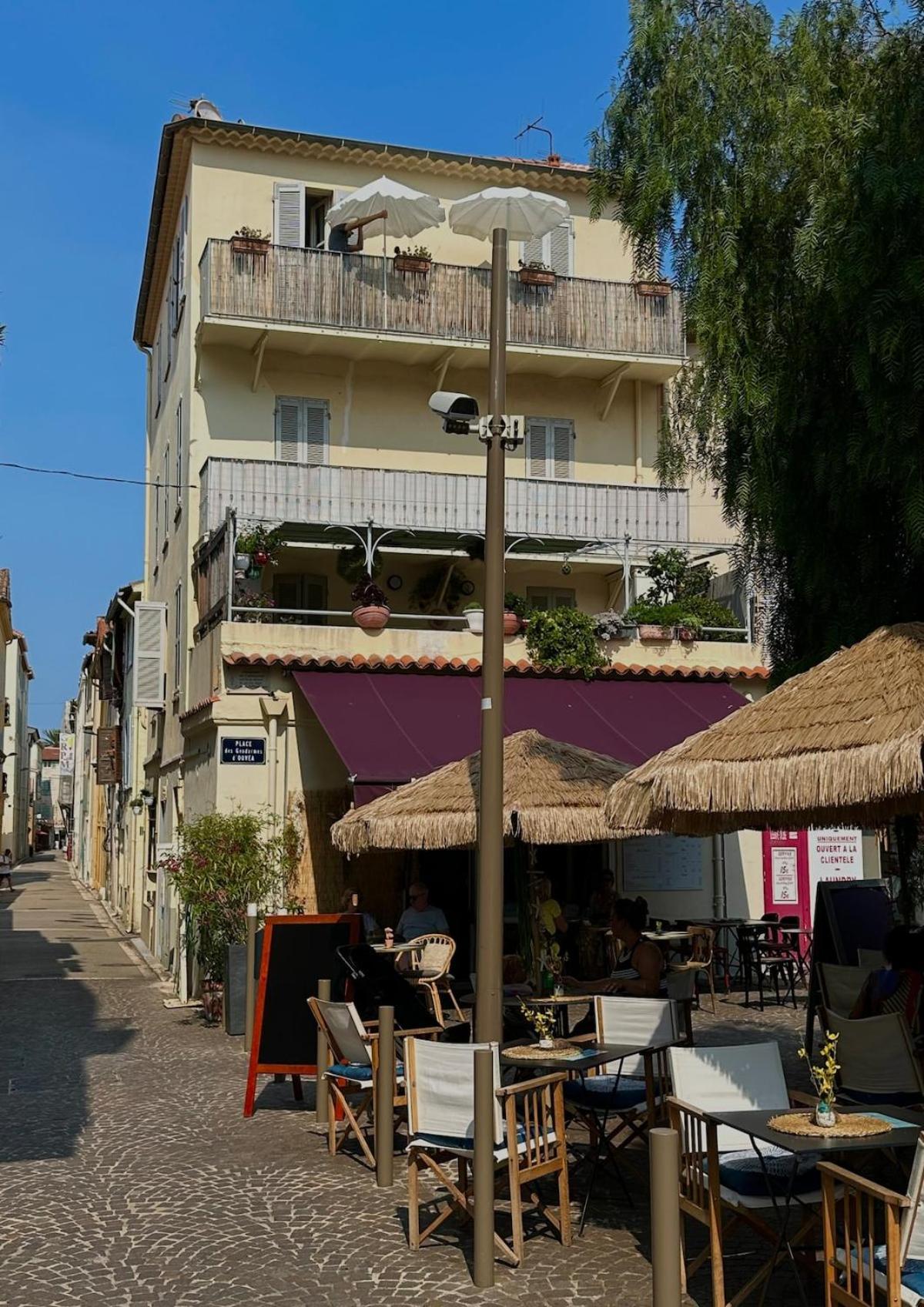 Riviera Hébergement de vacances *